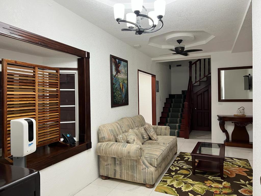 One South Place Hotel Belize City Exterior photo
